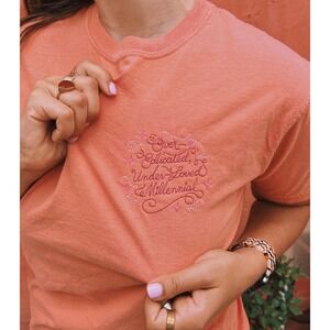Read Receipts Embroidered Over Educated Underloved Millennial Graphic Tee size M